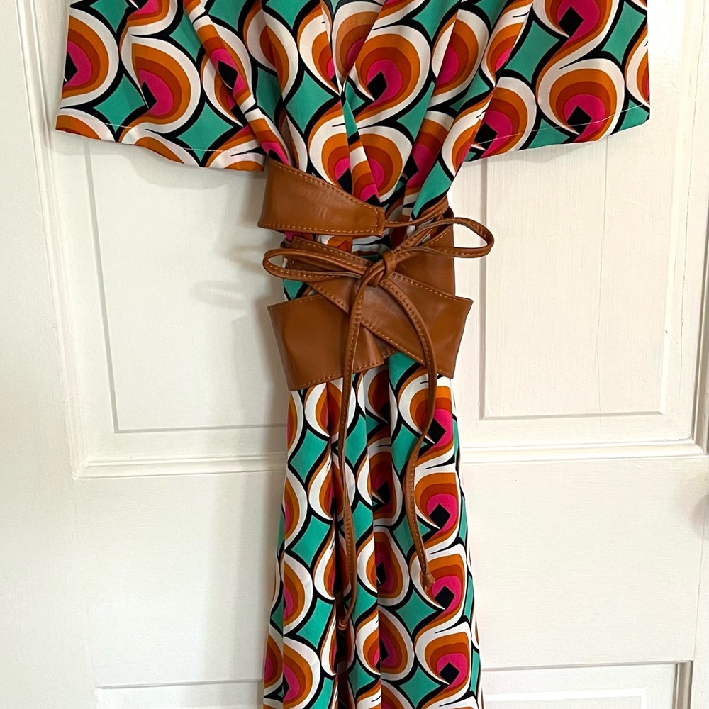 Italian Style: Retro Geometric Maxi Dress with Tan Faux Leather Belt